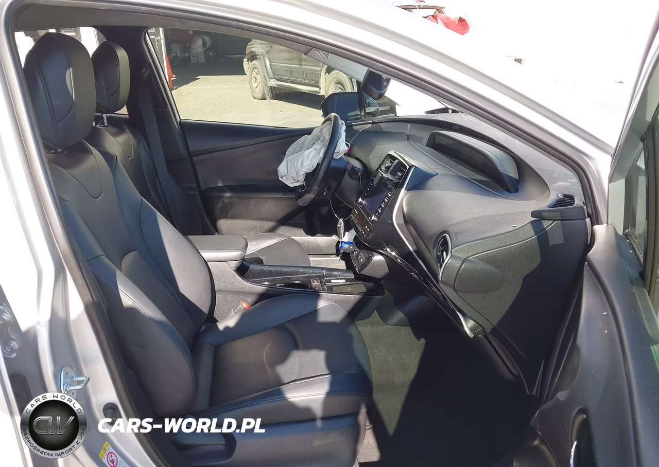 2022 Toyota Prius Xle VIN:JTDKAMFU8N3153335 - 5