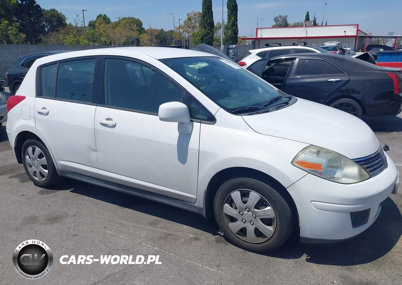 2008 Nissan Versa 1.8S – zdjęcie 1 z 16