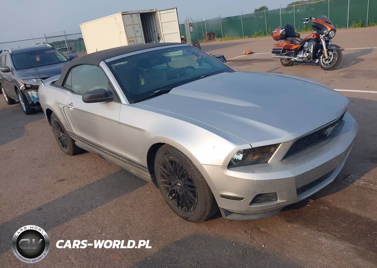 2010 Ford Mustang V6-V6 Premium