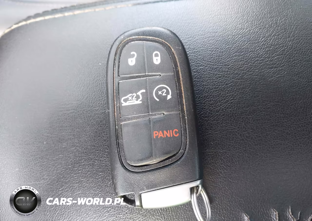 2019 Jeep Cherokee Limited 4X4 VIN:1C4PJMDX1KD236355 - 11
