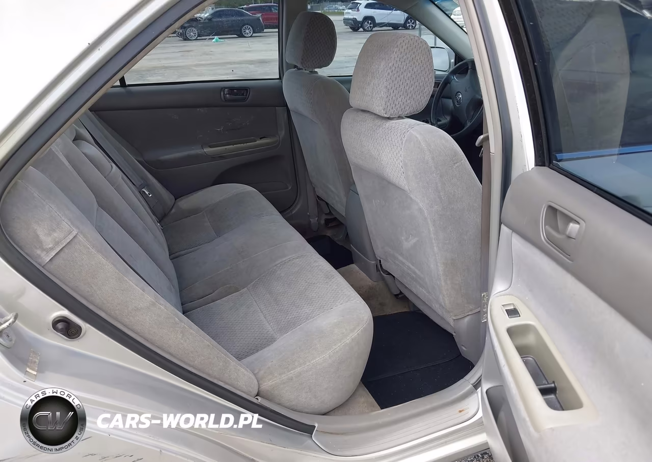 2002 Toyota Camry Le VIN:4T1BE32K42U114083 - 8