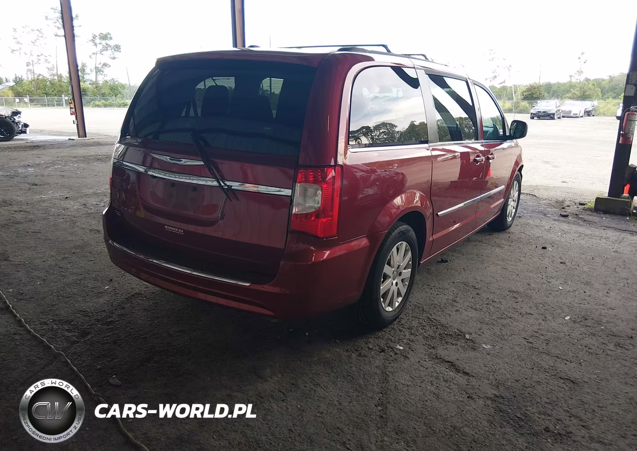 2016 Chrysler Town & Country Touring VIN:2C4RC1BG4GR229893 - 4