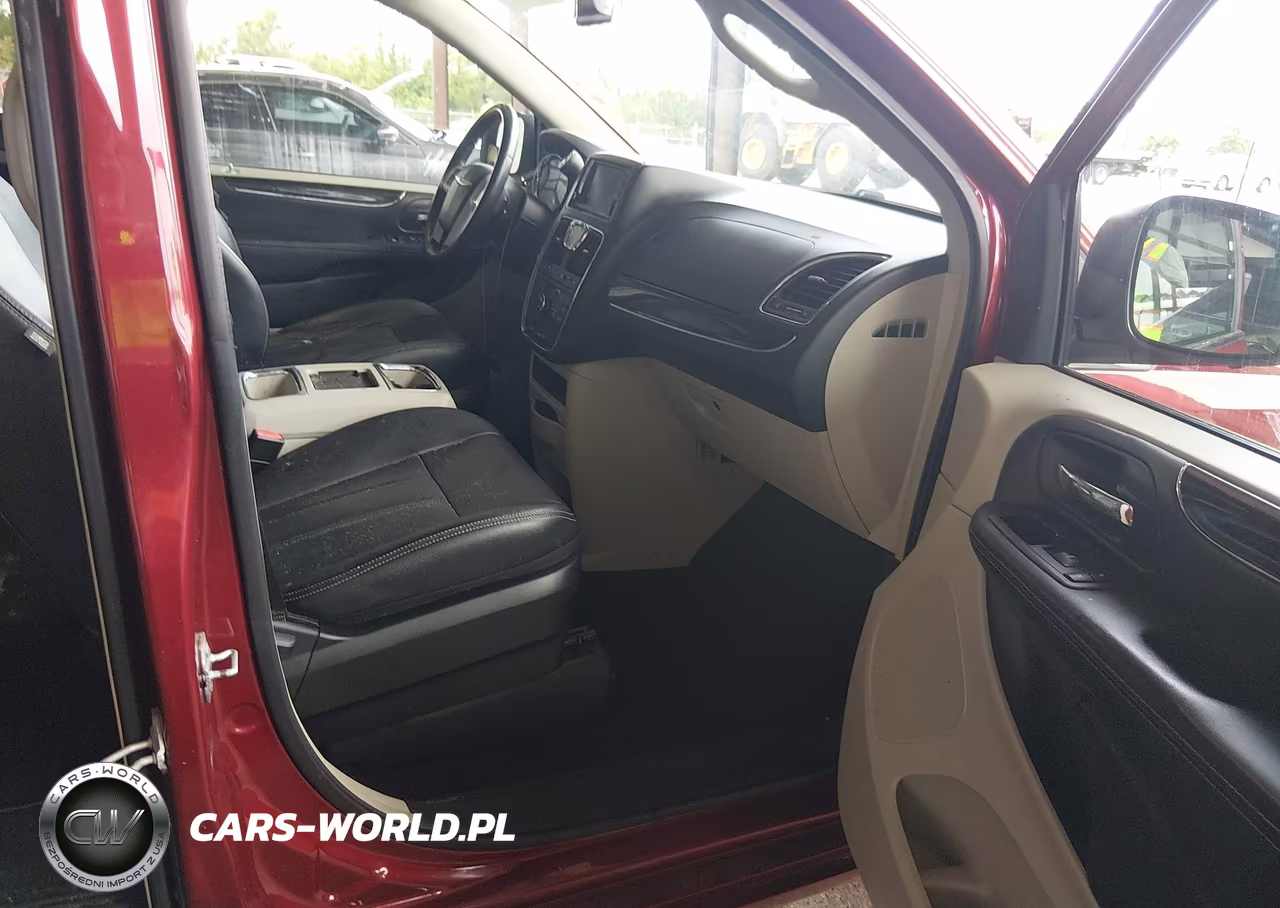 2016 Chrysler Town & Country Touring VIN:2C4RC1BG4GR229893 - 5