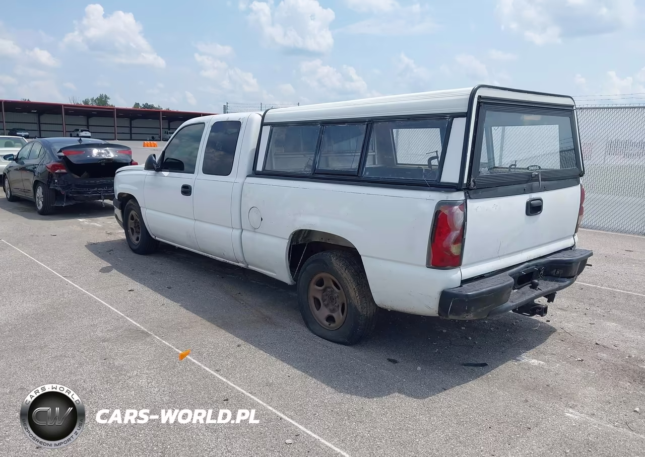 2004 Chevrolet Silverado 1500 Work Truck VIN:2GCEC19V041379268 - 3