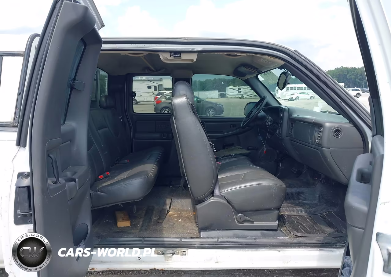2004 Chevrolet Silverado 1500 Work Truck VIN:2GCEC19V041379268 - 8