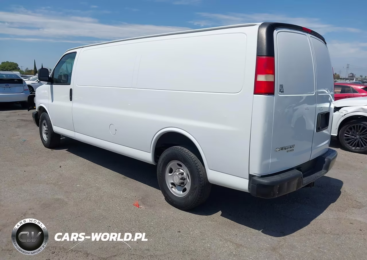 2015 Chevrolet Express 2500 Work Van VIN:1GCWGGCG3F1220632 - 3