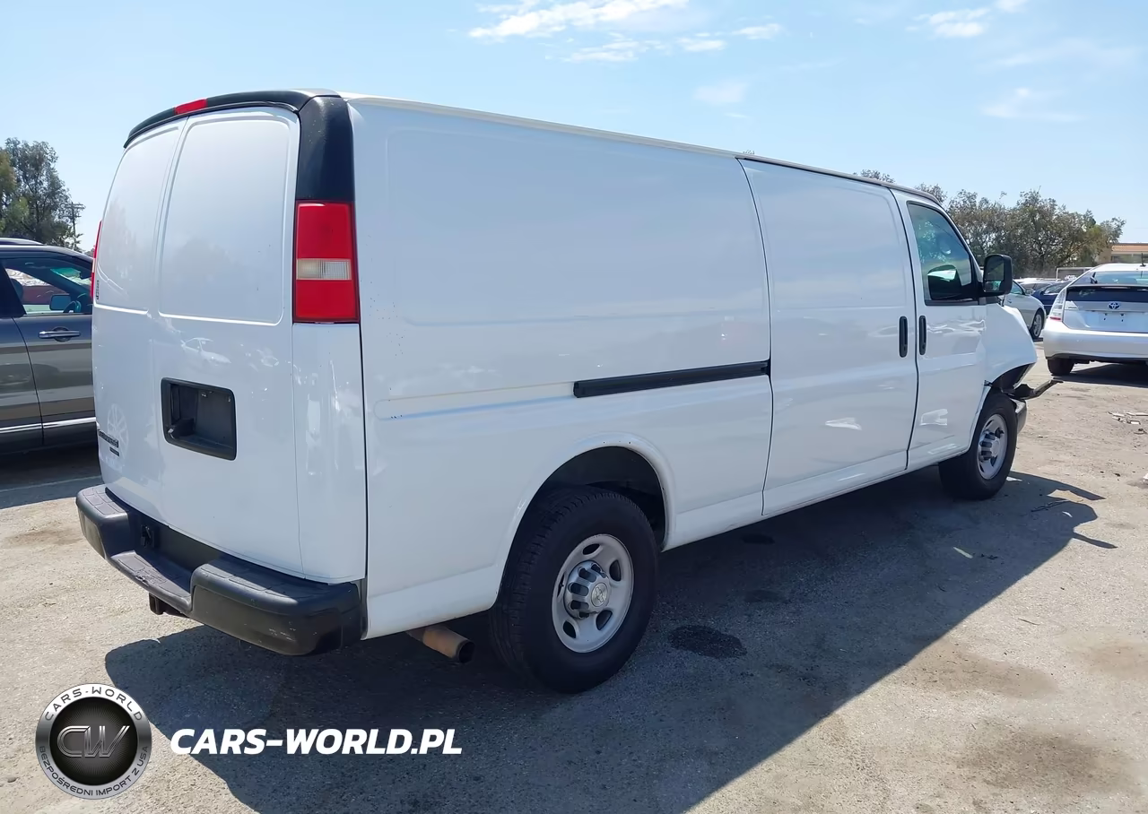 2015 Chevrolet Express 2500 Work Van VIN:1GCWGGCG3F1220632 - 4