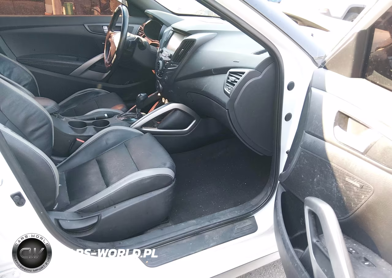 2016 Hyundai Veloster Turbo VIN:KMHTC6AE5GU302111 - 5
