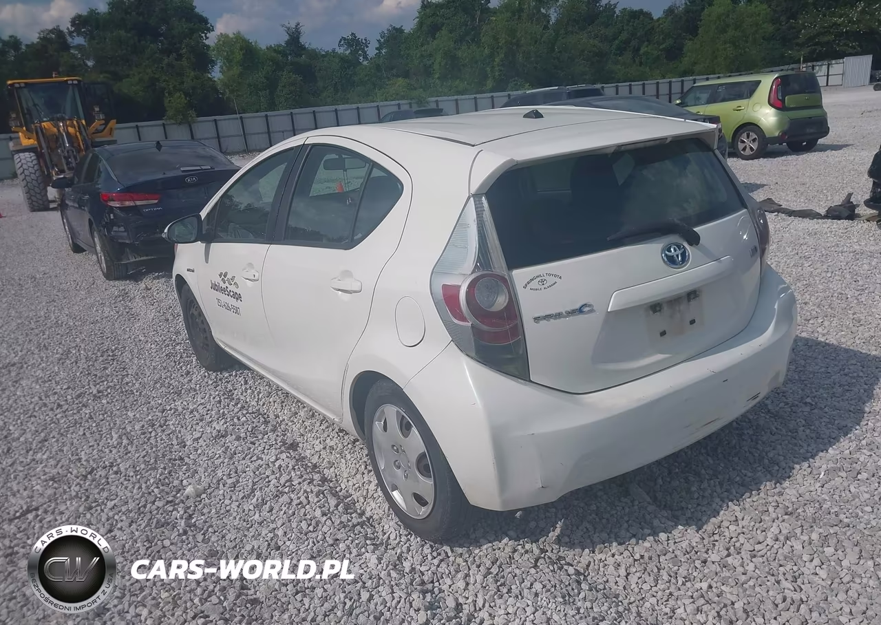2014 Toyota Prius C One VIN:JTDKDTB31E1560181 - 3