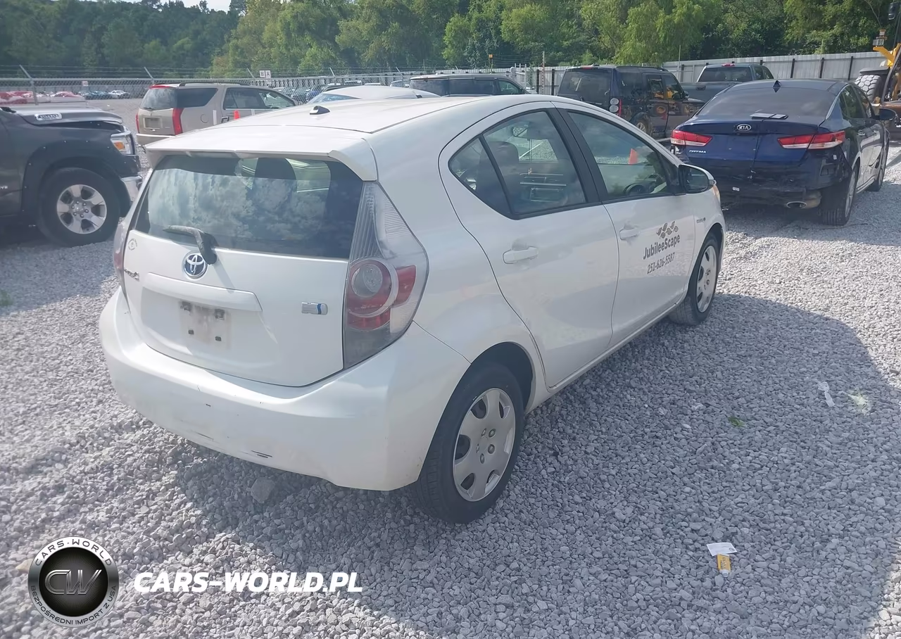 2014 Toyota Prius C One VIN:JTDKDTB31E1560181 - 4