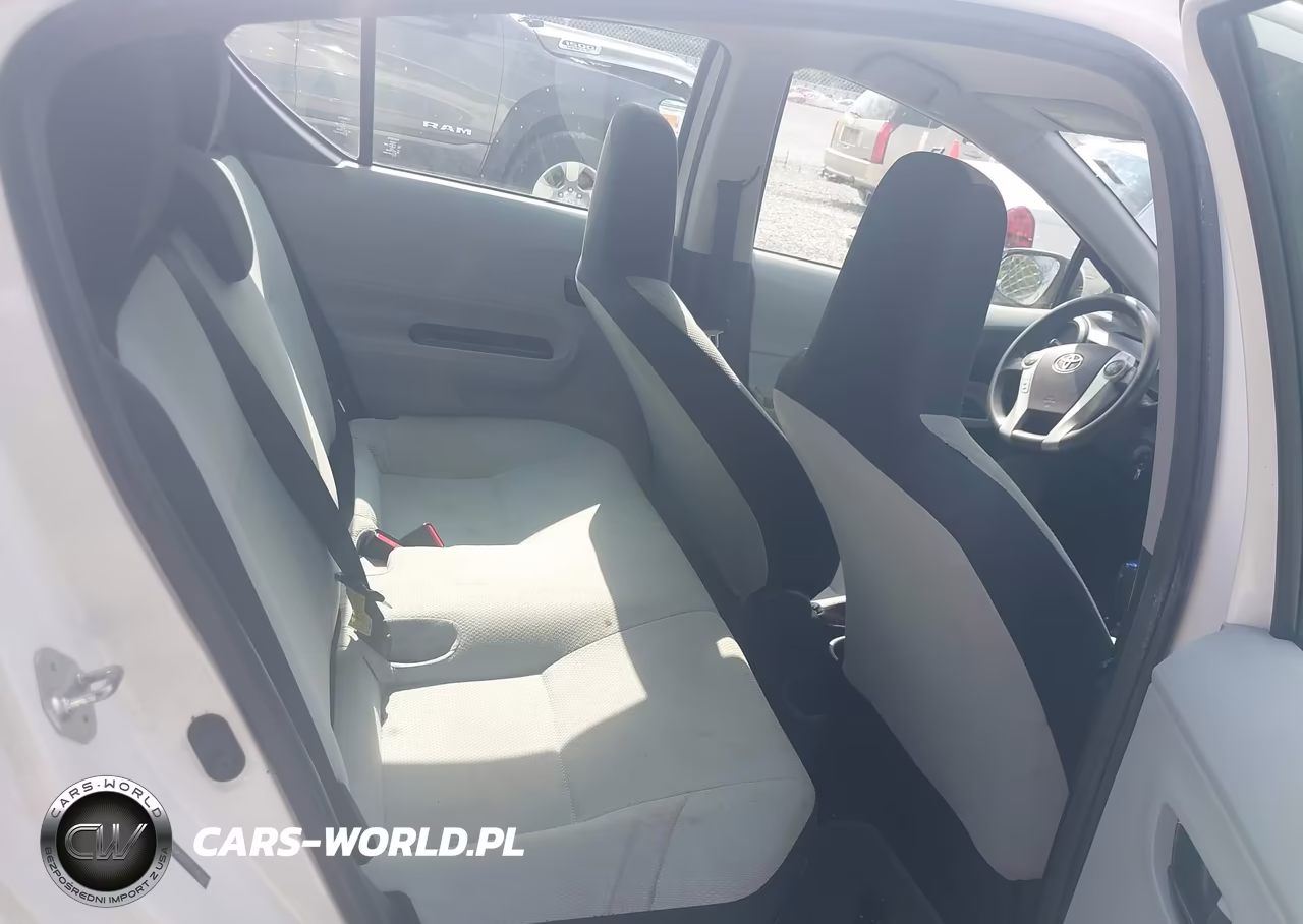 2014 Toyota Prius C One VIN:JTDKDTB31E1560181 - 8