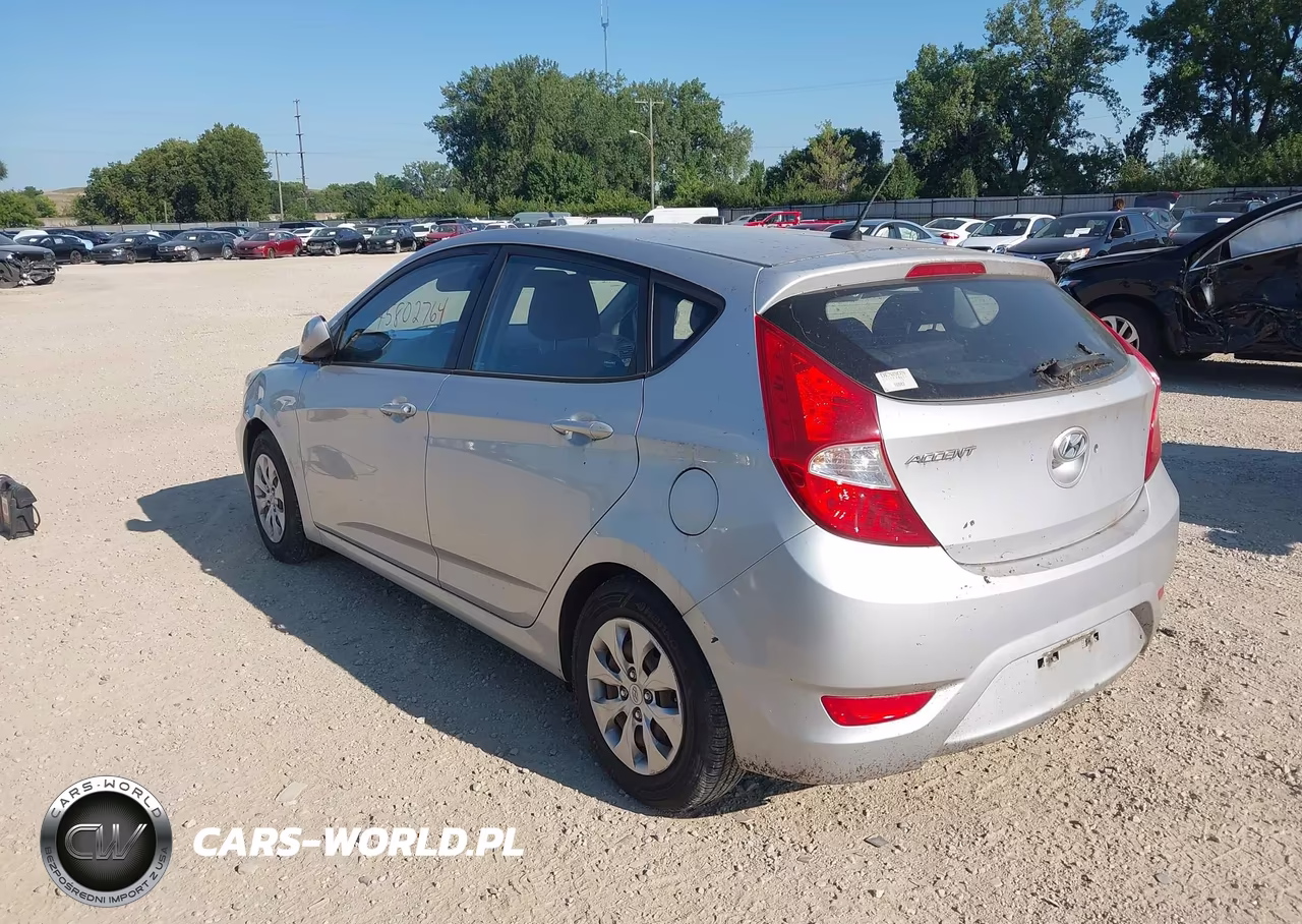 2015 Hyundai Accent Gs VIN:KMHCT5AE2FU226954 - 3