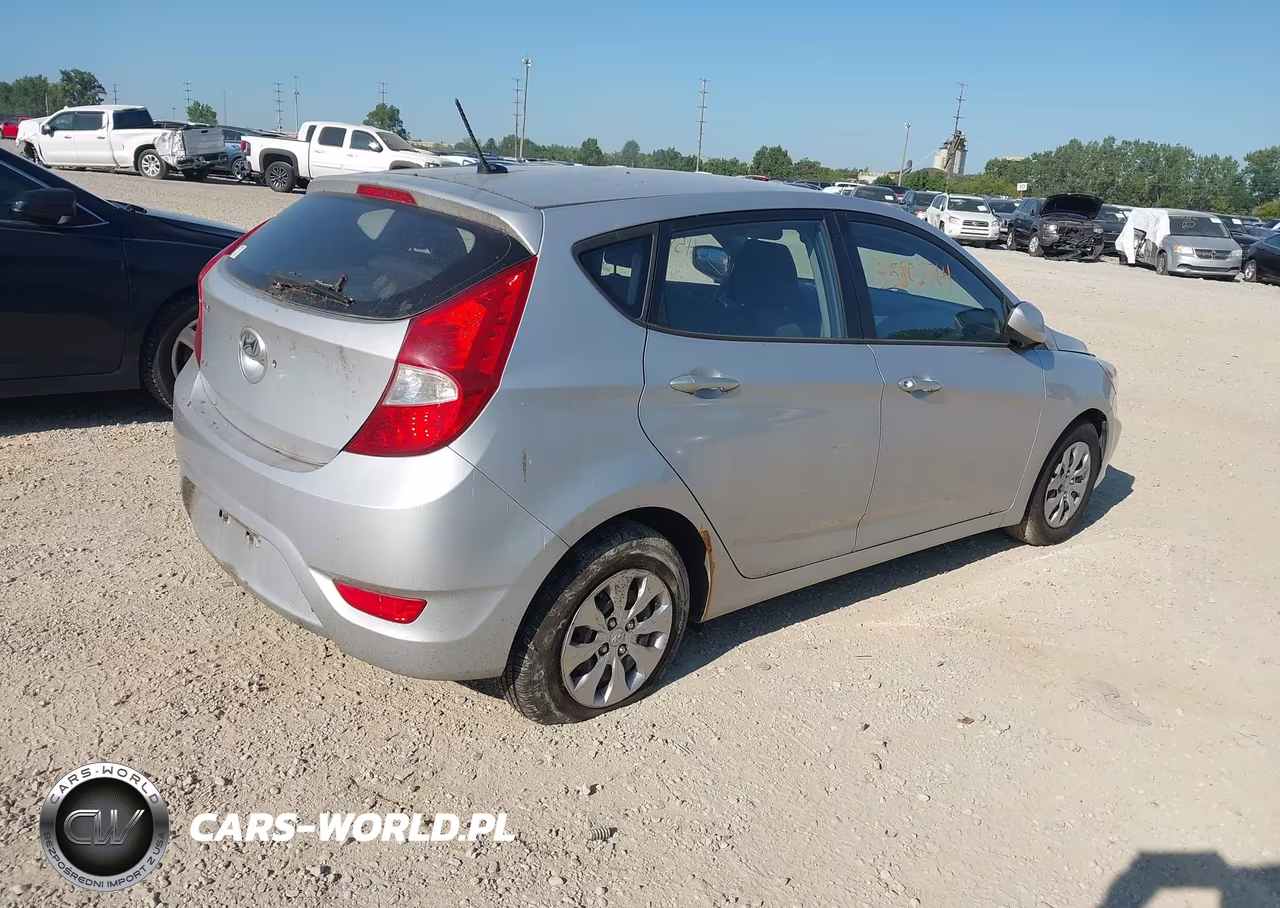 2015 Hyundai Accent Gs VIN:KMHCT5AE2FU226954 - 4