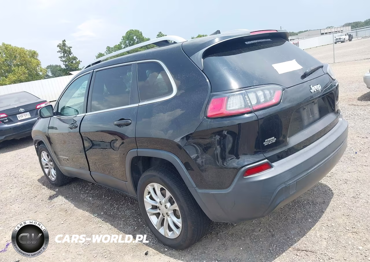 2019 Jeep Cherokee Latitude Fwd VIN:1C4PJLCB2KD175789 - 3