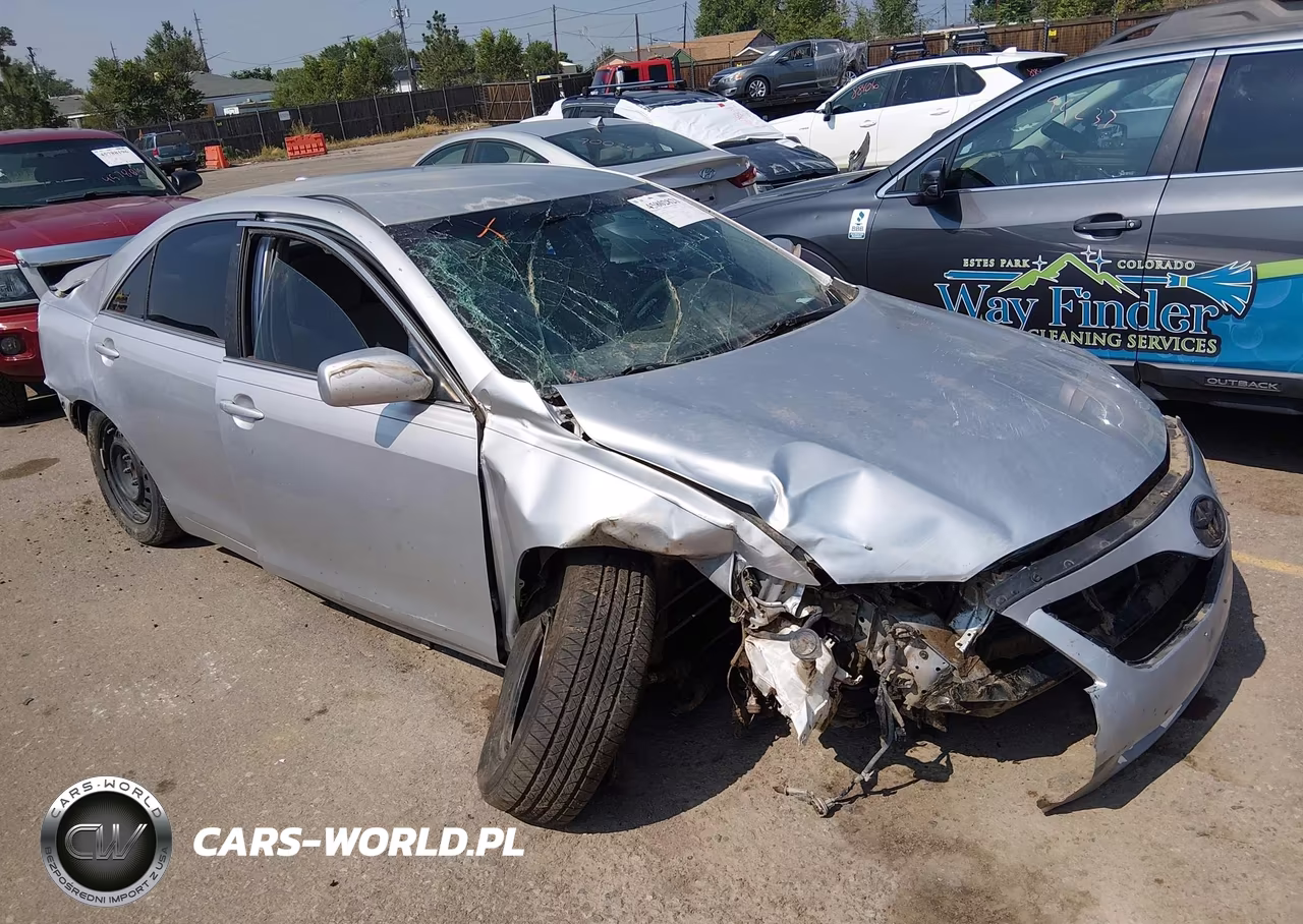 2011 Toyota Camry Le – zdjęcie 1 z 17