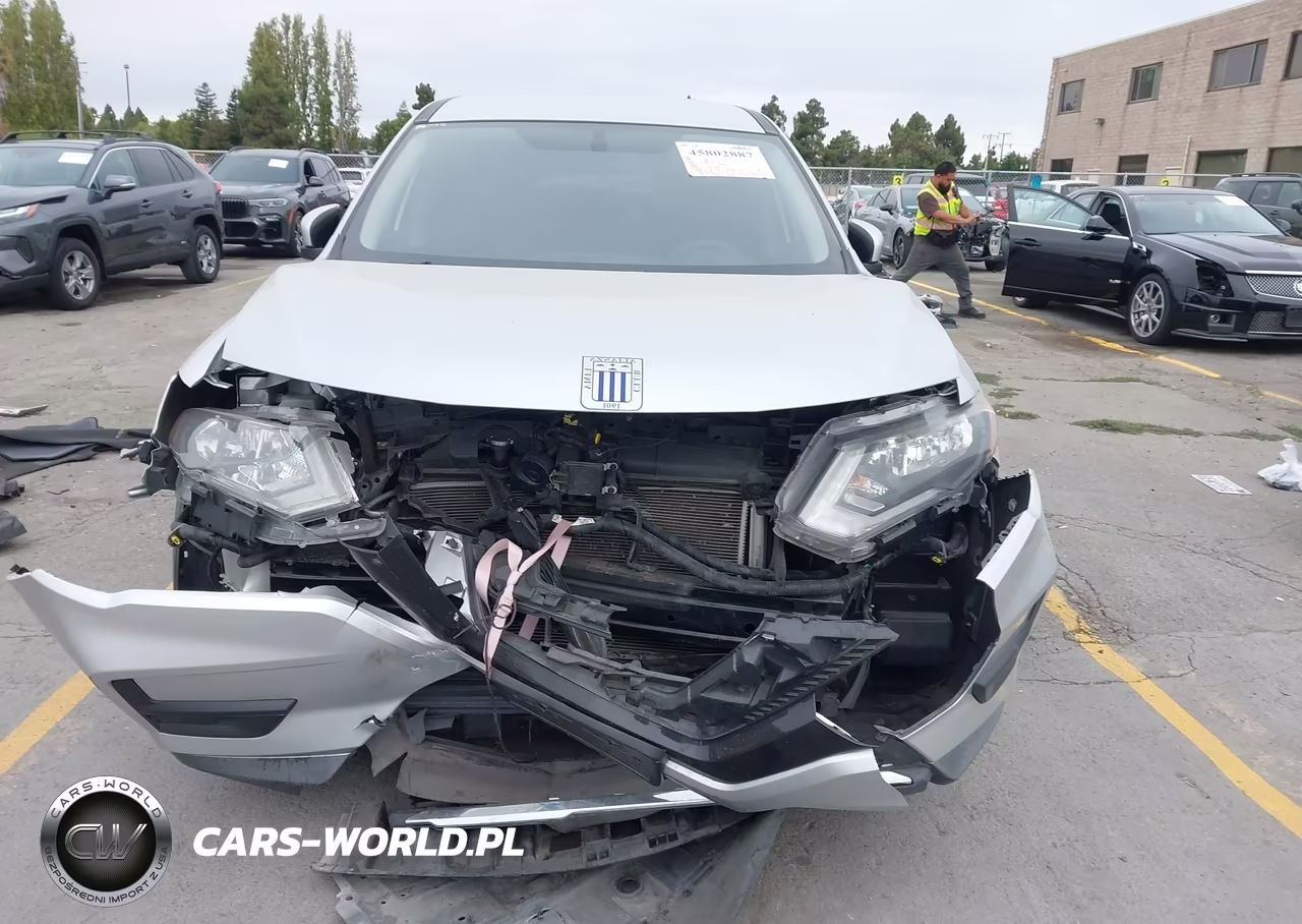 2018 Nissan Rogue S VIN:KNMAT2MT2JP511813 - 13