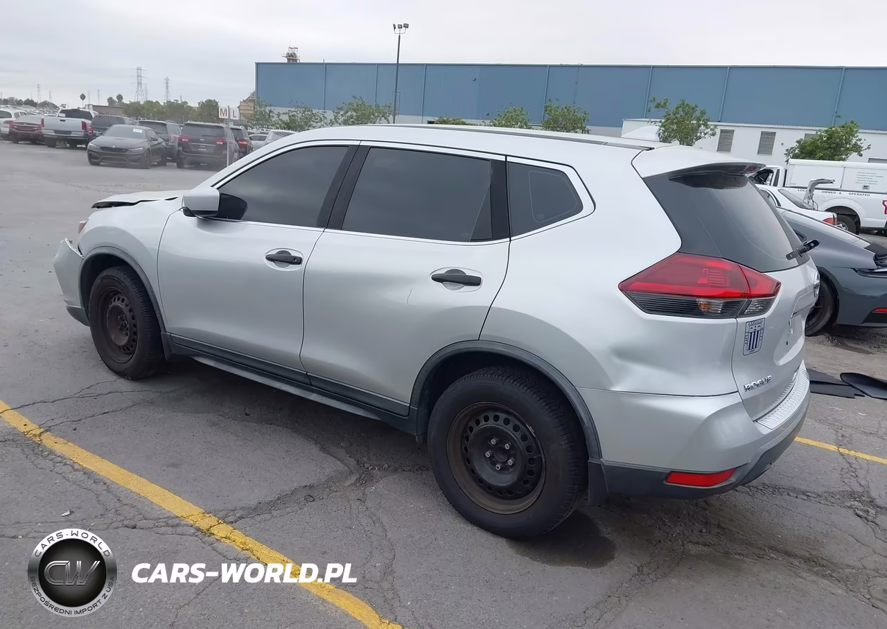 2018 Nissan Rogue S VIN:KNMAT2MT2JP511813 - 3