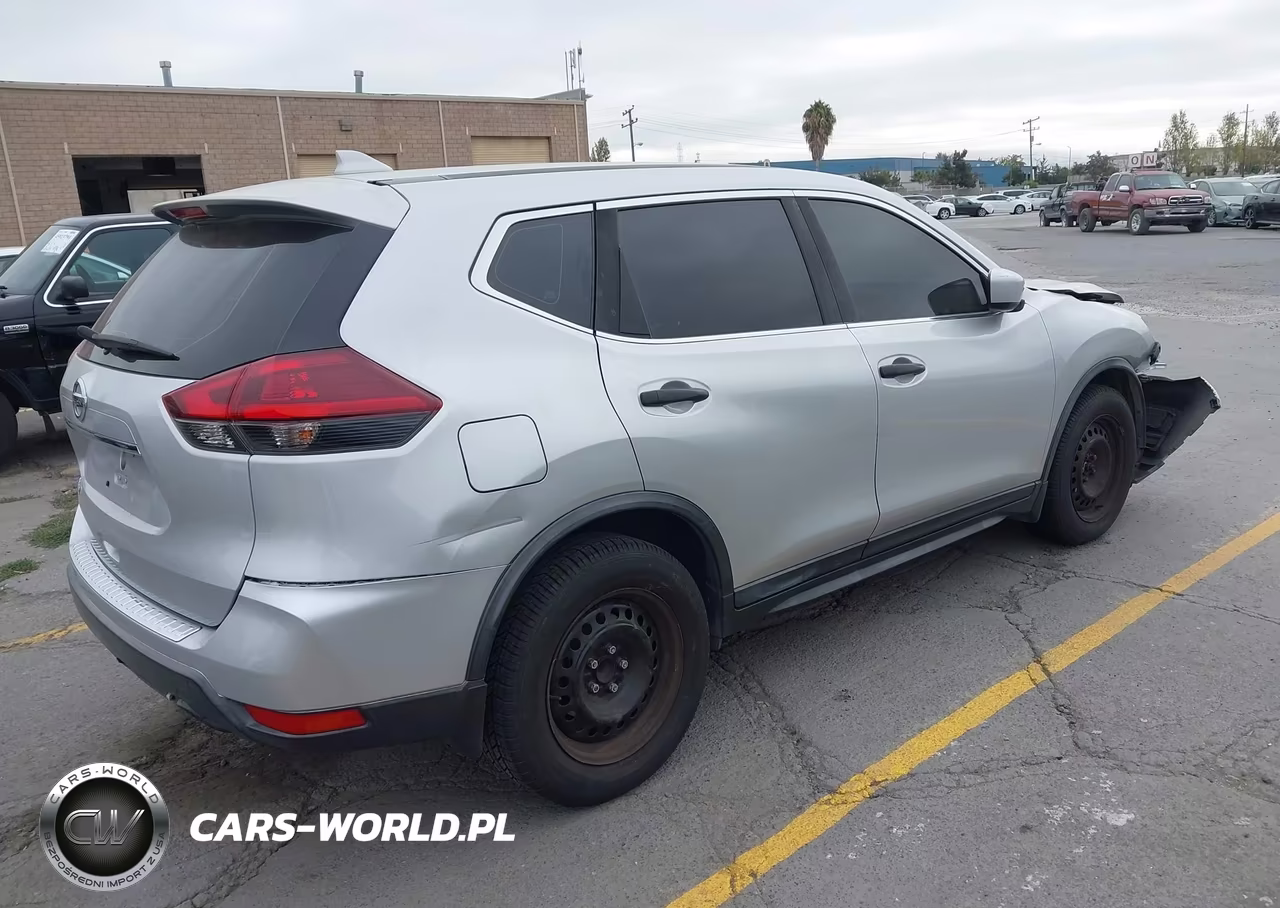 2018 Nissan Rogue S VIN:KNMAT2MT2JP511813 - 4