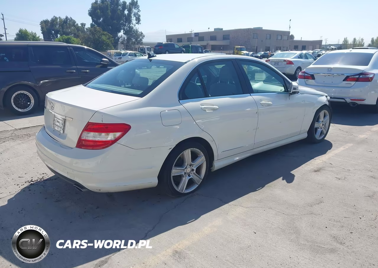 2010 Mercedes-Benz C 300 Sport VIN:WDDGF5EB8AF429539 - 4