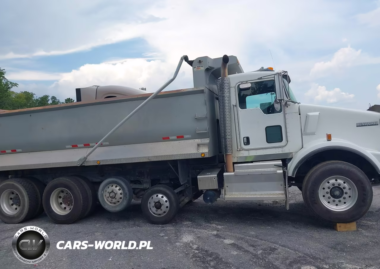 2015 Kenworth Construction T800 VIN:1NKDX4TX2FJ440221 - 13