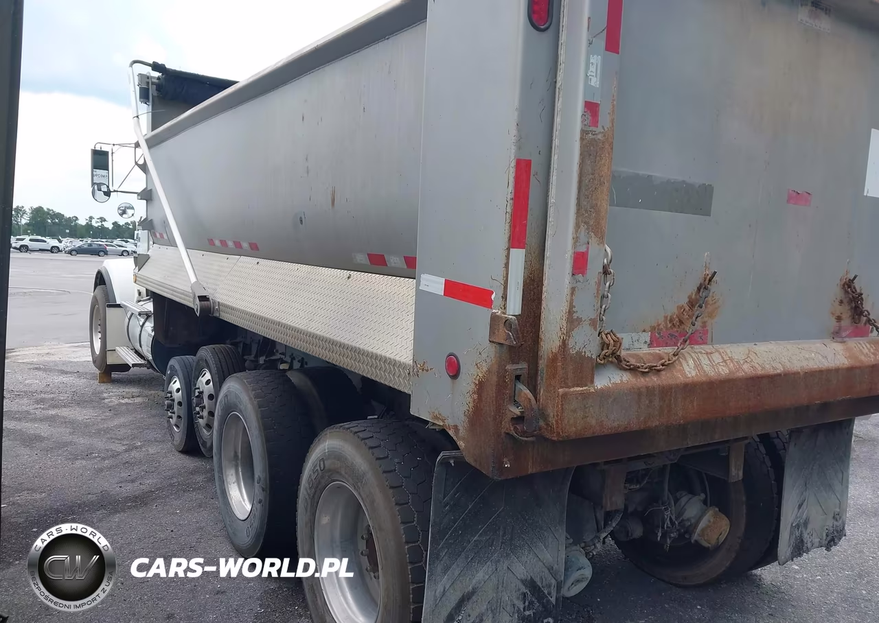 2015 Kenworth Construction T800 VIN:1NKDX4TX2FJ440221 - 3