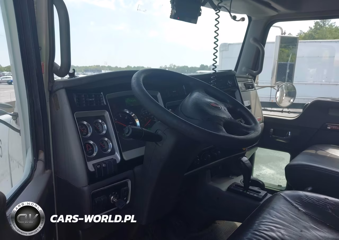 2015 Kenworth Construction T800 VIN:1NKDX4TX2FJ440221 - 7