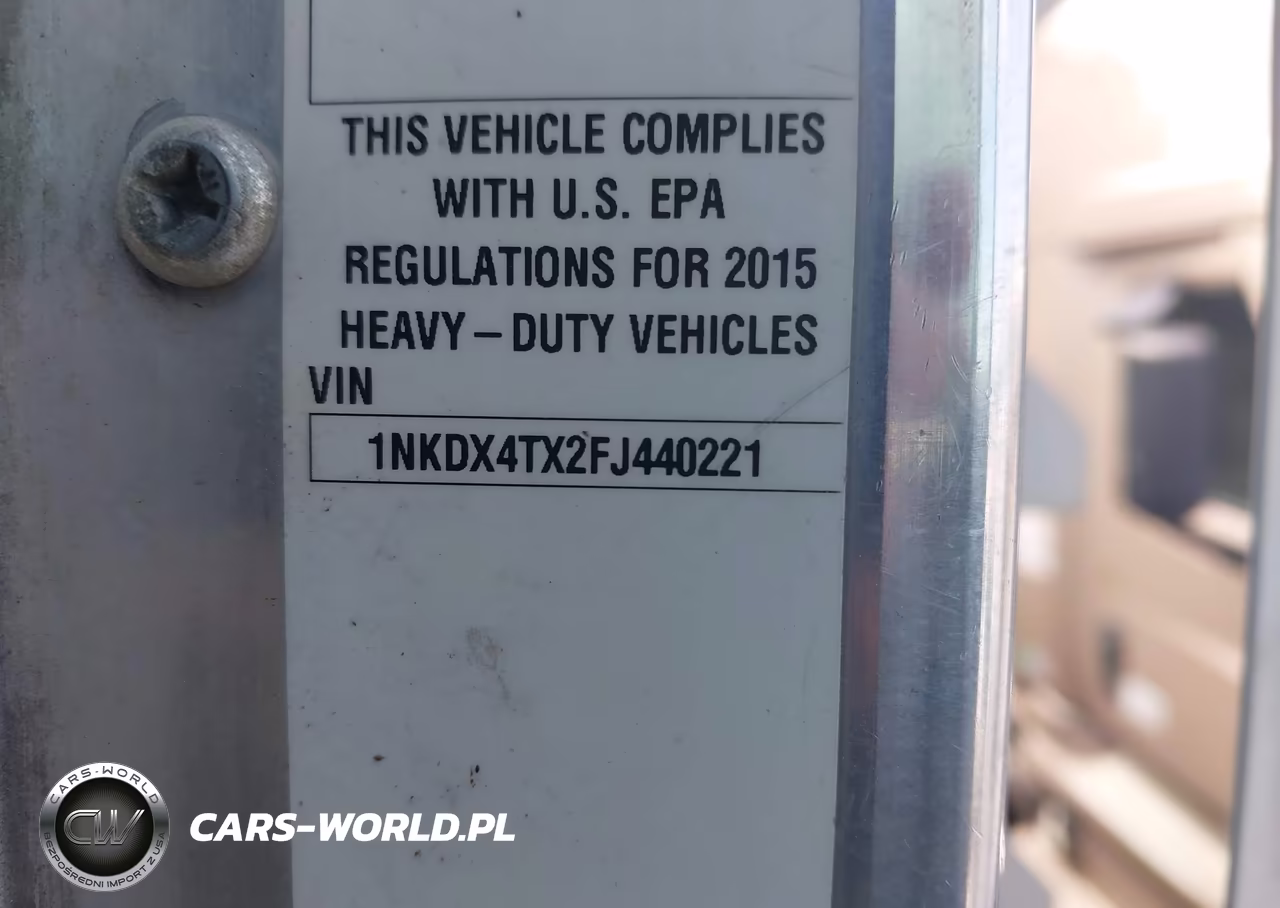 2015 Kenworth Construction T800 VIN:1NKDX4TX2FJ440221 - 8