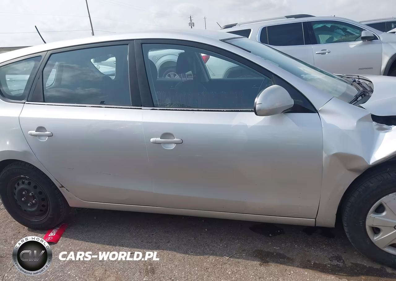 2010 Hyundai Elantra Touring Gls VIN:KMHDC8AE5AU071590 - 13