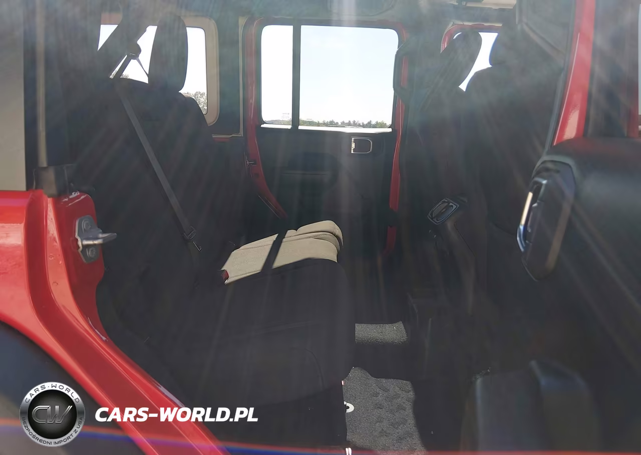 2021 Jeep Wrangler Unlimited Sport Altitude 4X4 VIN:1C4HJXDN2MW740005 - 8
