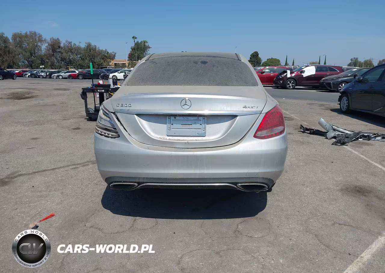 2015 Mercedes-Benz C 300 4Matic VIN:55SWF4KB9FU007665 - 16