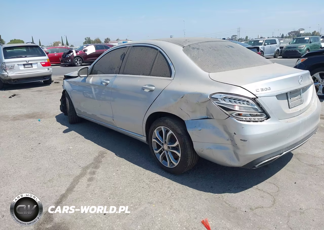 2015 Mercedes-Benz C 300 4Matic VIN:55SWF4KB9FU007665 - 3