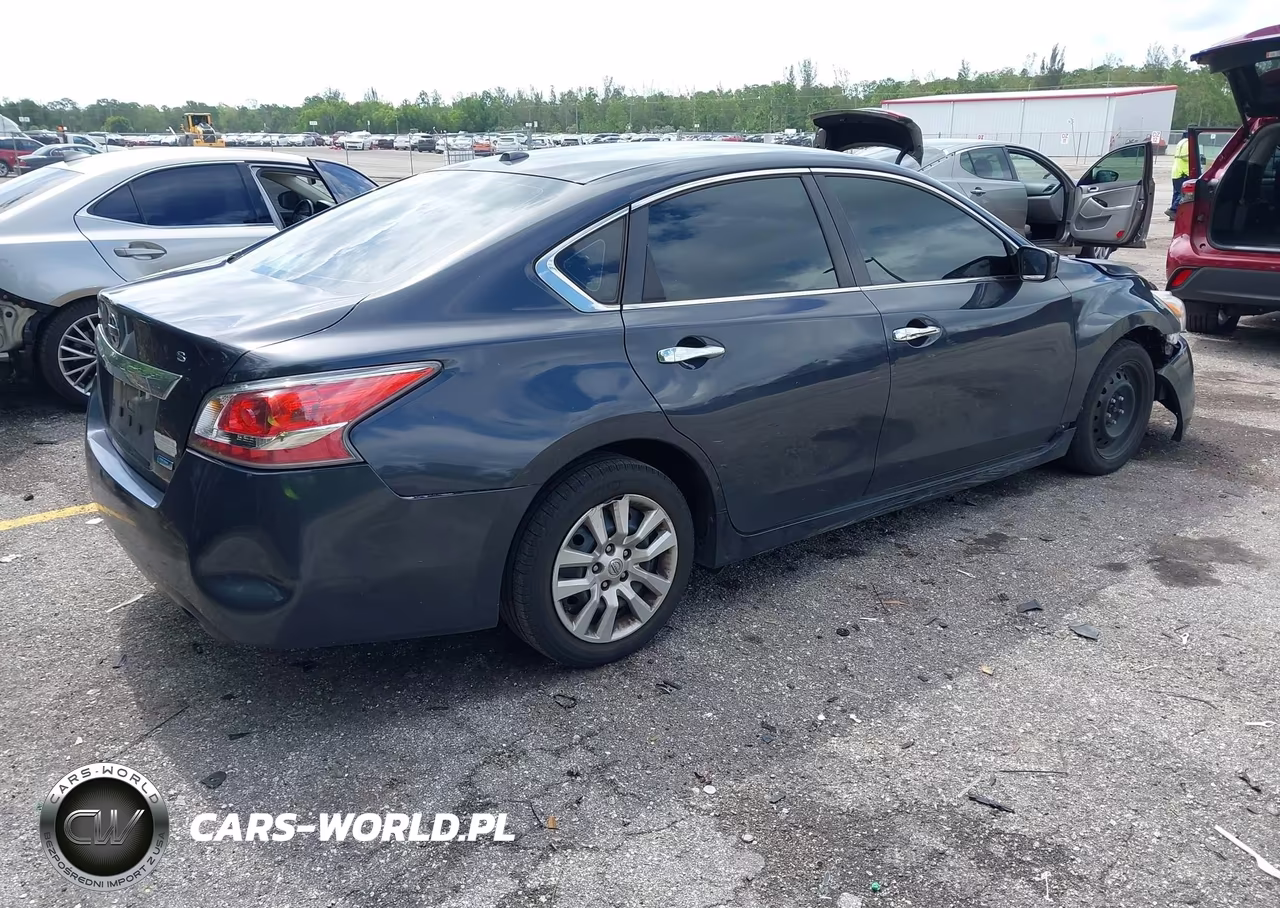 2014 Nissan Altima 2.5 S VIN:1N4AL3AP2EC151782 - 4