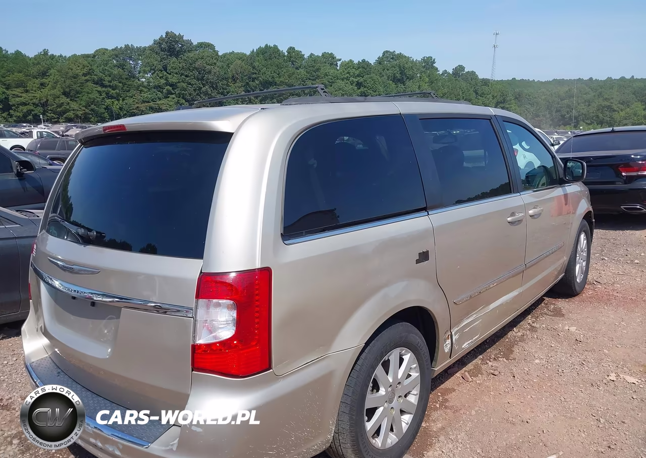 2015 Chrysler Town & Country Touring VIN:2C4RC1BG8FR664513 - 4
