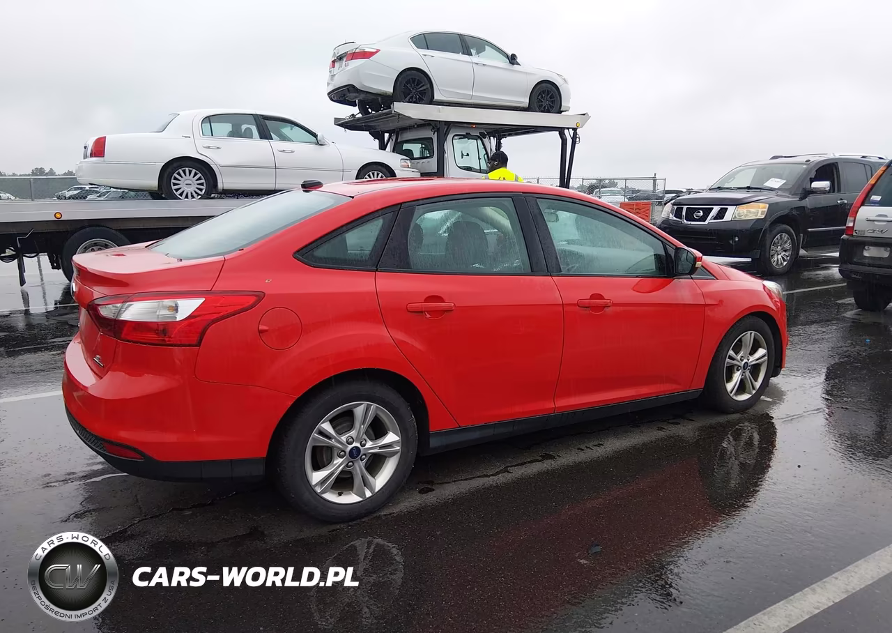 2014 Ford Focus Se VIN:1FADP3F23EL255860 - 4