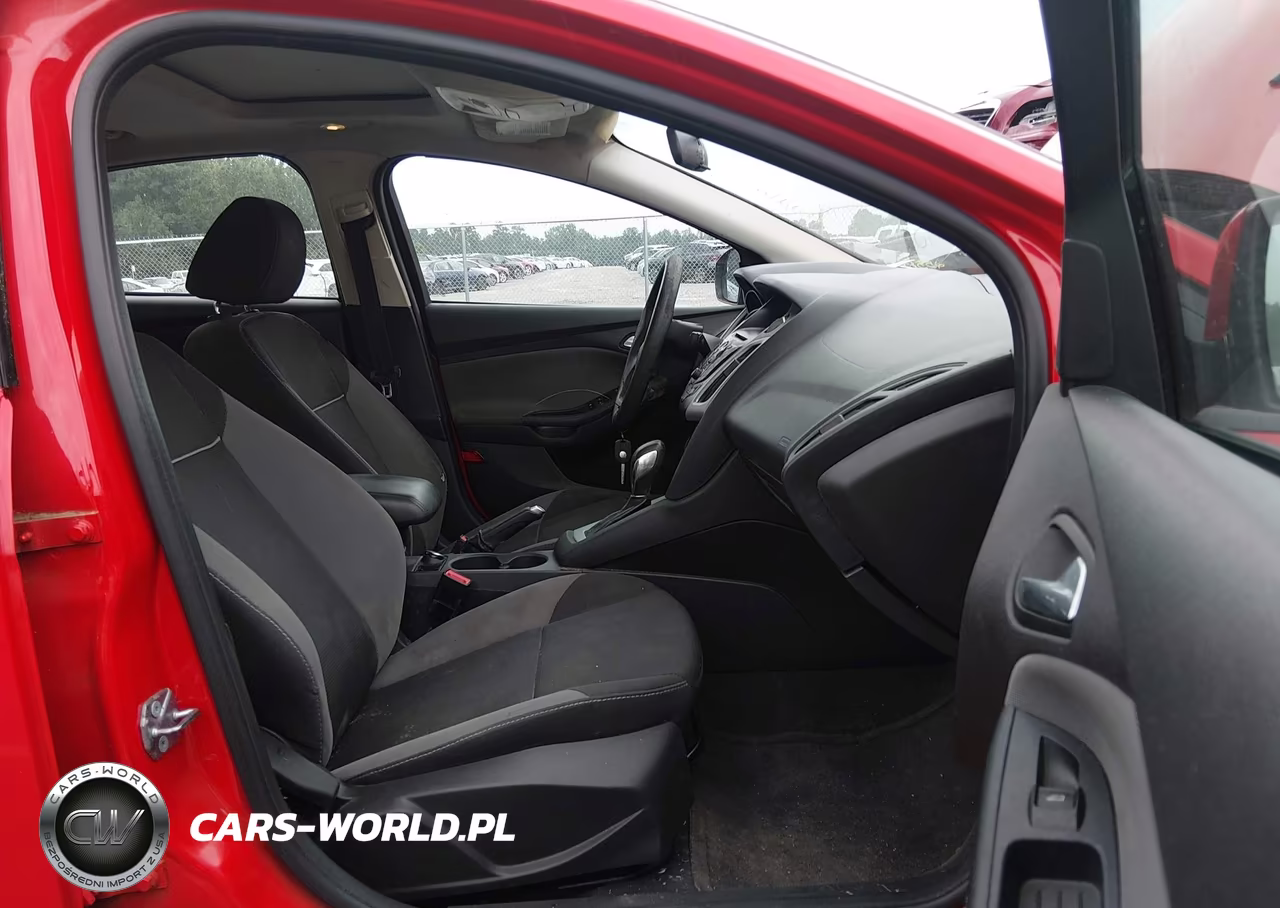 2014 Ford Focus Se VIN:1FADP3F23EL255860 - 5