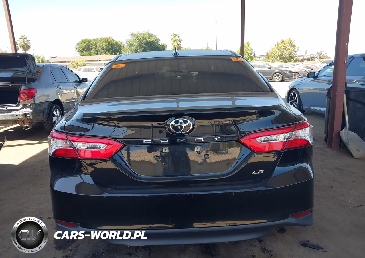 2019 Toyota Camry Le VIN:4T1B11HKXKU263072 - 16
