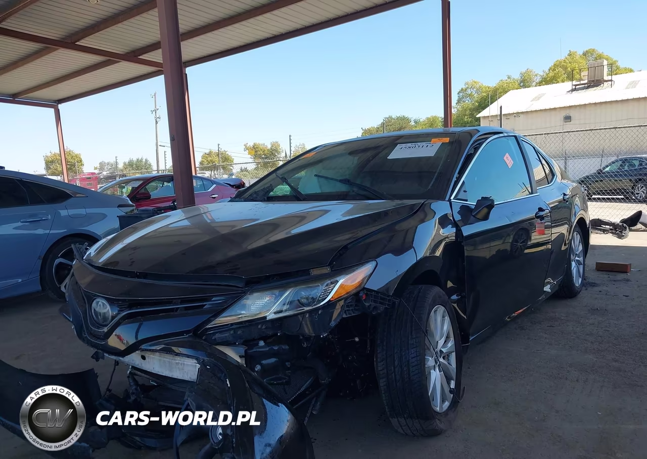 2019 Toyota Camry Le VIN:4T1B11HKXKU263072 - 2