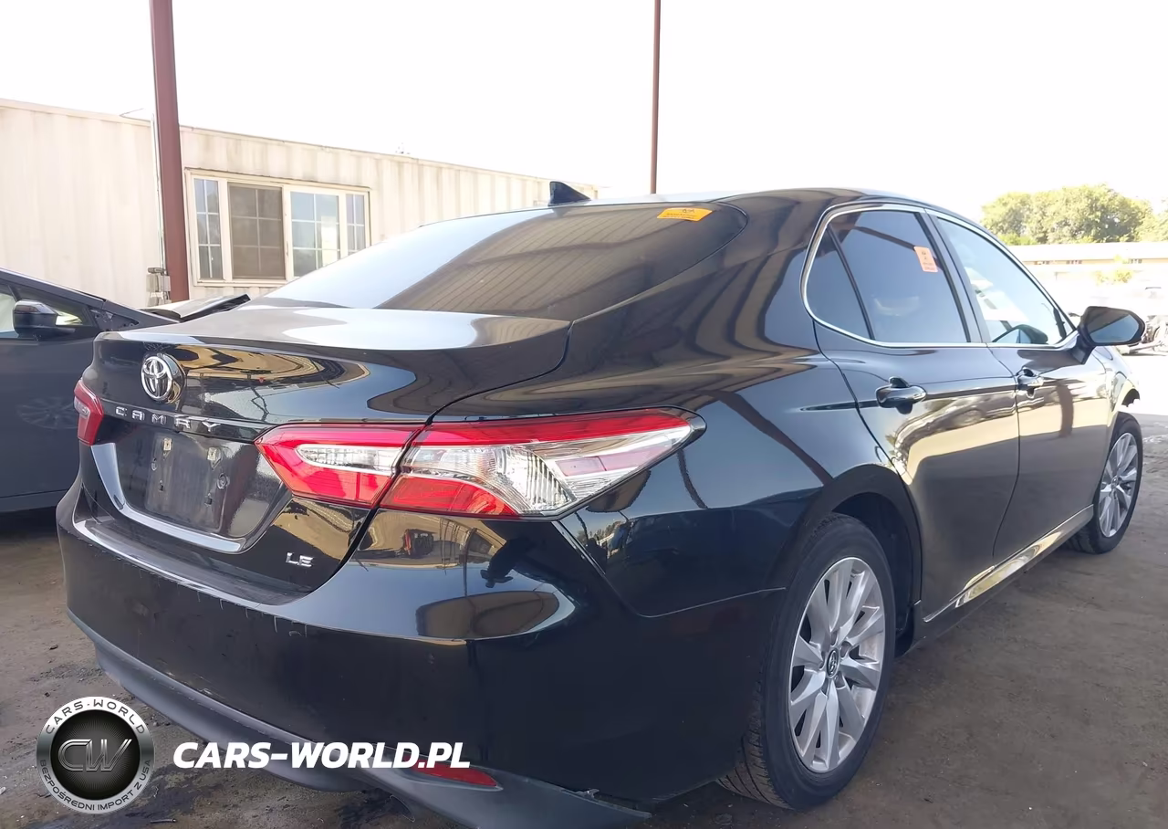 2019 Toyota Camry Le VIN:4T1B11HKXKU263072 - 4