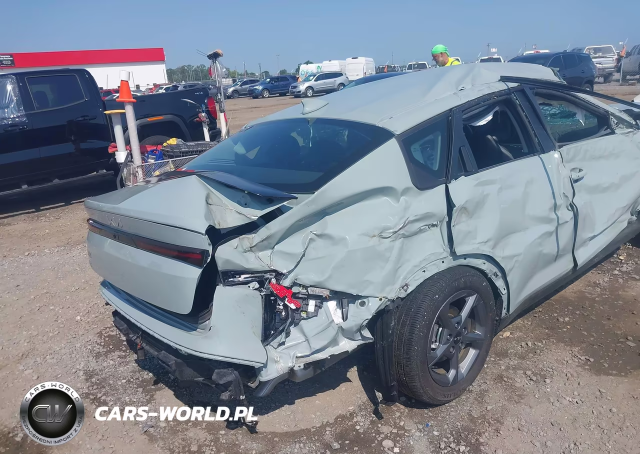 2025 Kia K4 Lxs VIN:3KPFT4DE9SE110201 - 18