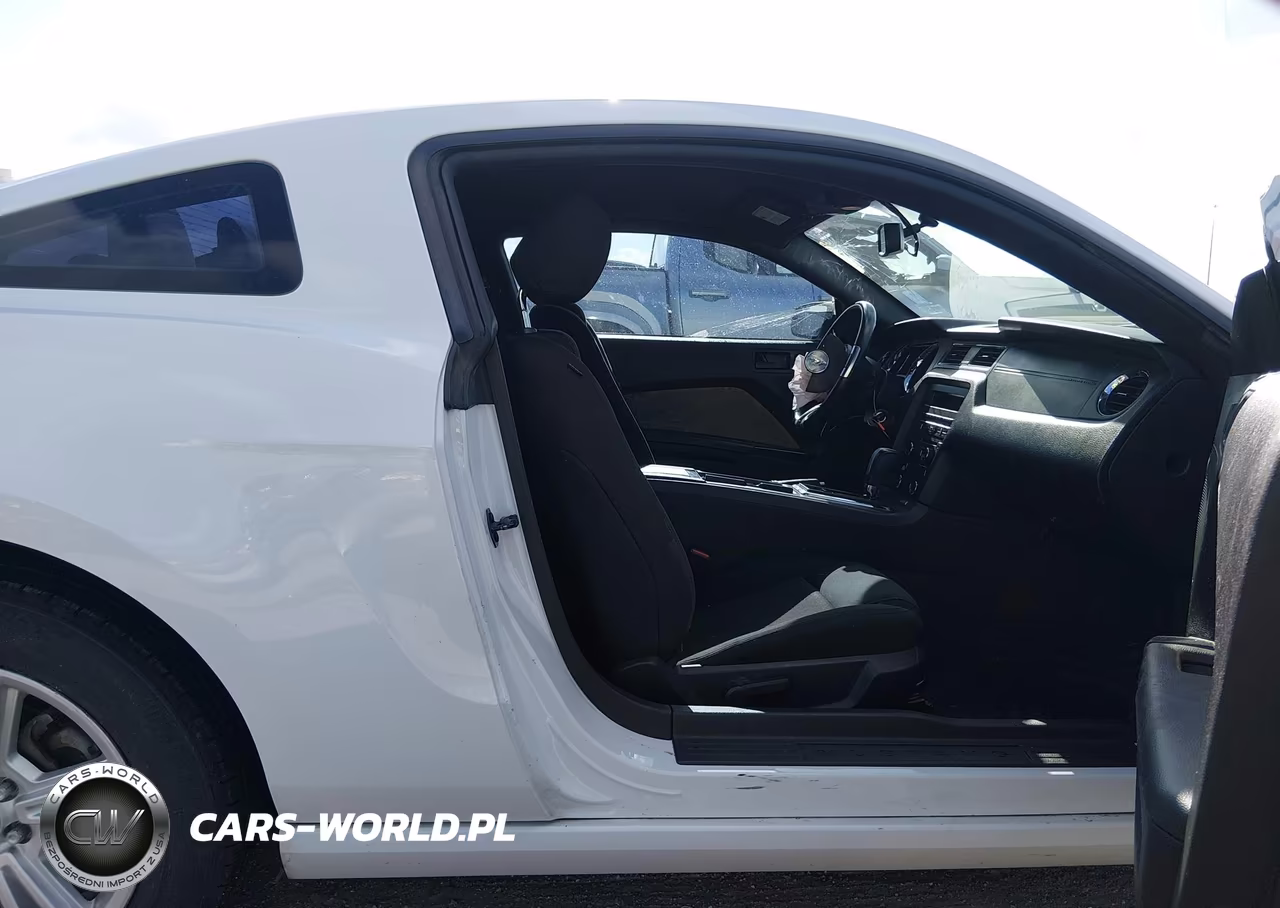2014 Ford Mustang V6 VIN:1ZVBP8AM4E5224142 - 5