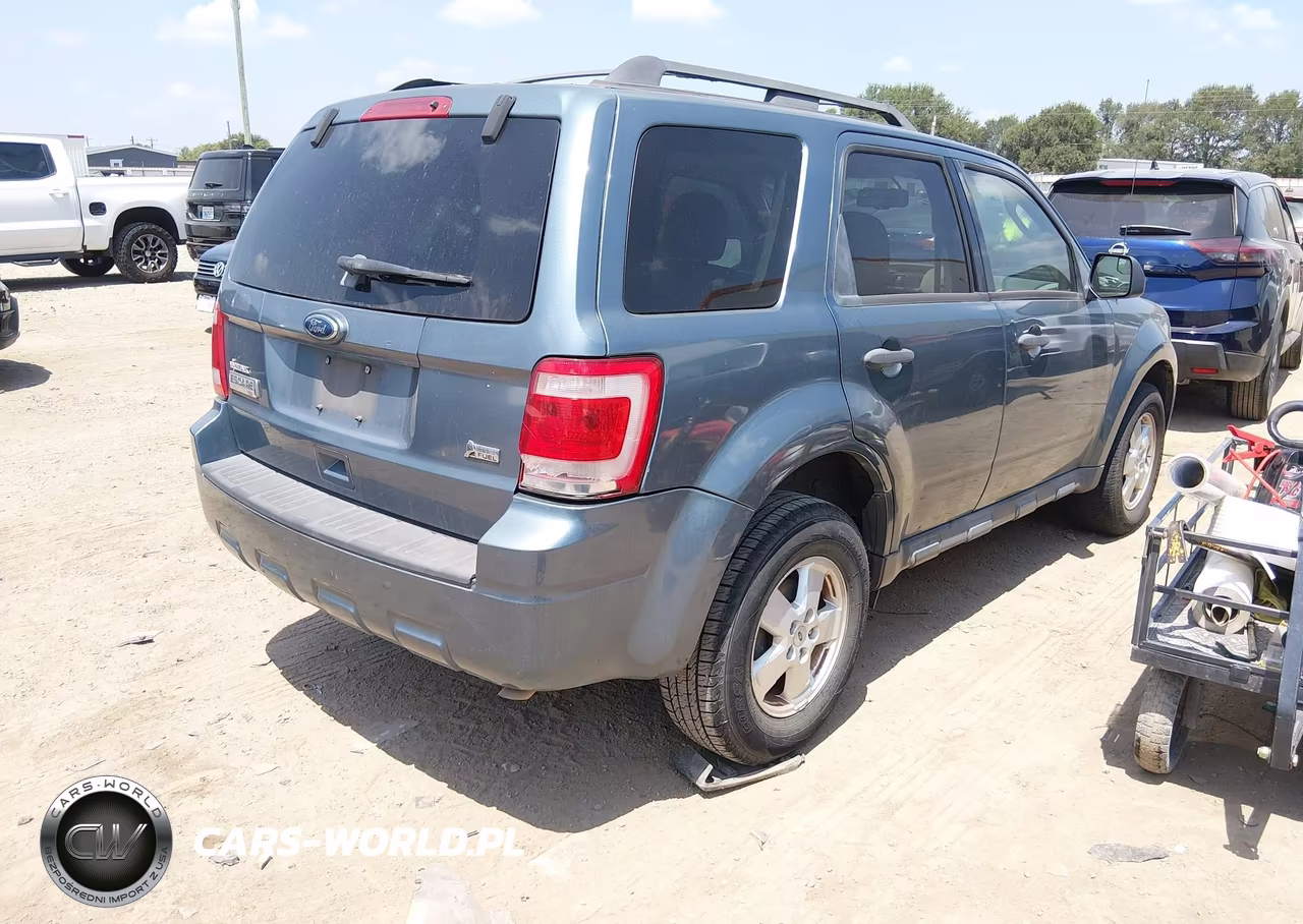 2010 Ford Escape Xlt VIN:1FMCU0DG5AKD45325 - 4