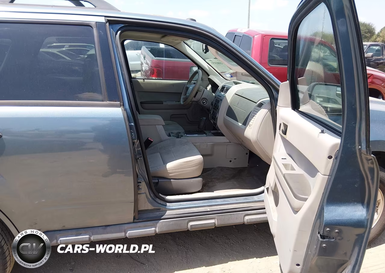 2010 Ford Escape Xlt VIN:1FMCU0DG5AKD45325 - 5