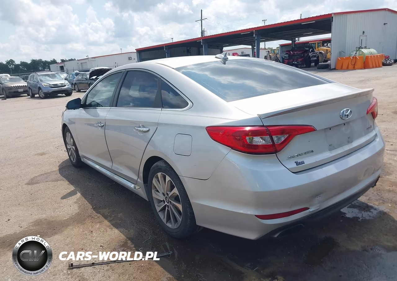 2015 Hyundai Sonata Sport VIN:5NPE34AF2FH075687 - 3