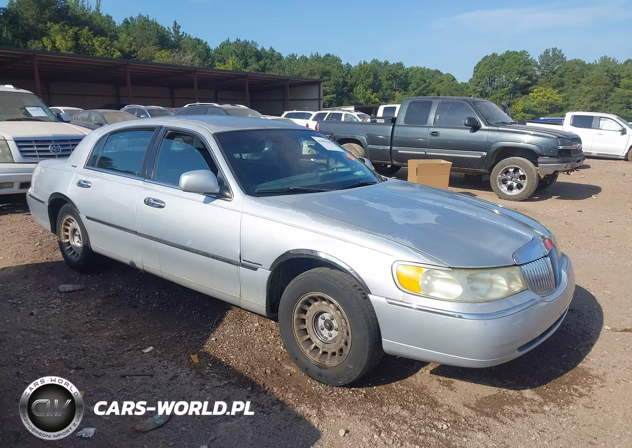 2001 Lincoln Town Car Executive