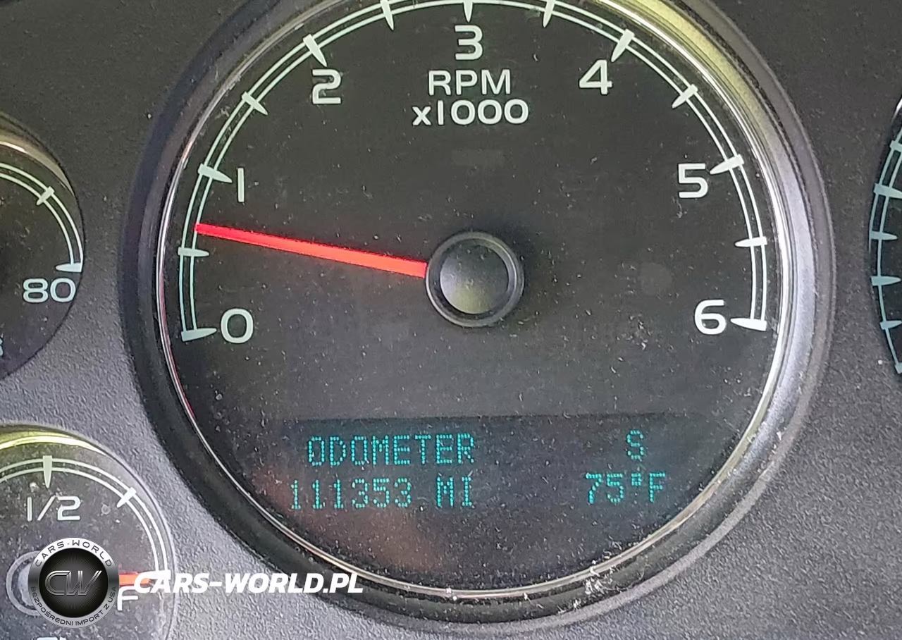 2011 Chevrolet Tahoe Ls VIN:1GNSKAE04BR393220 - 15