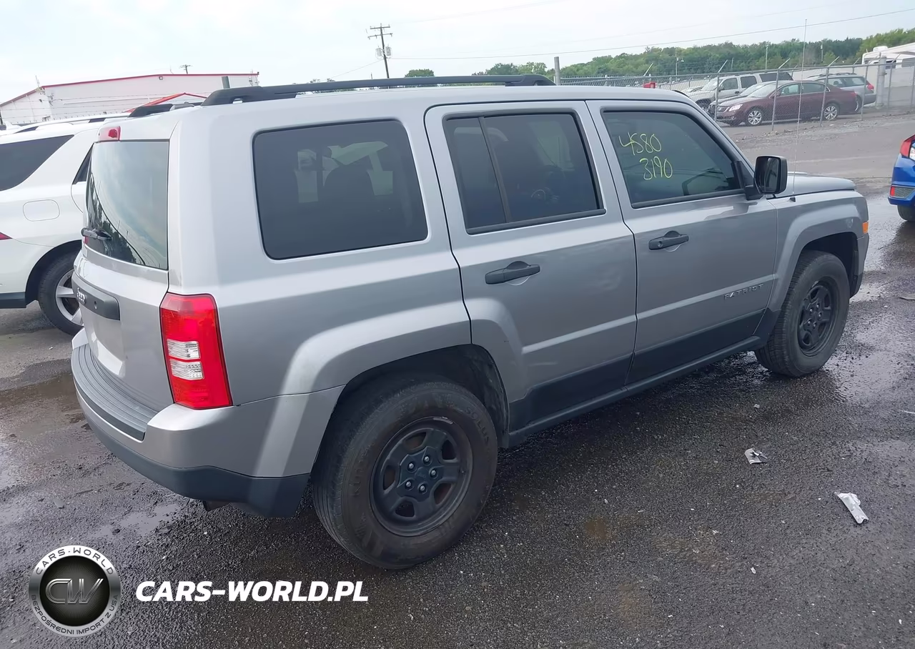 2016 Jeep Patriot Sport VIN:1C4NJPBA2GD528708 - 4