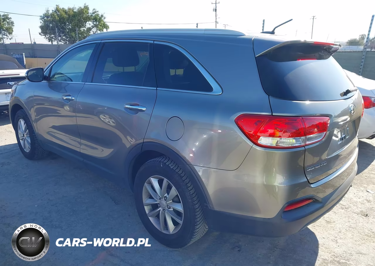 2017 Kia Sorento 3.3L Lx VIN:5XYPG4A57HG218373 - 3