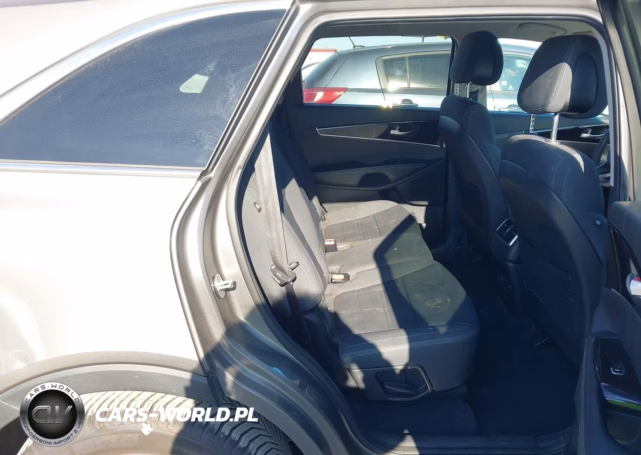 2017 Kia Sorento 3.3L Lx VIN:5XYPG4A57HG218373 - 8