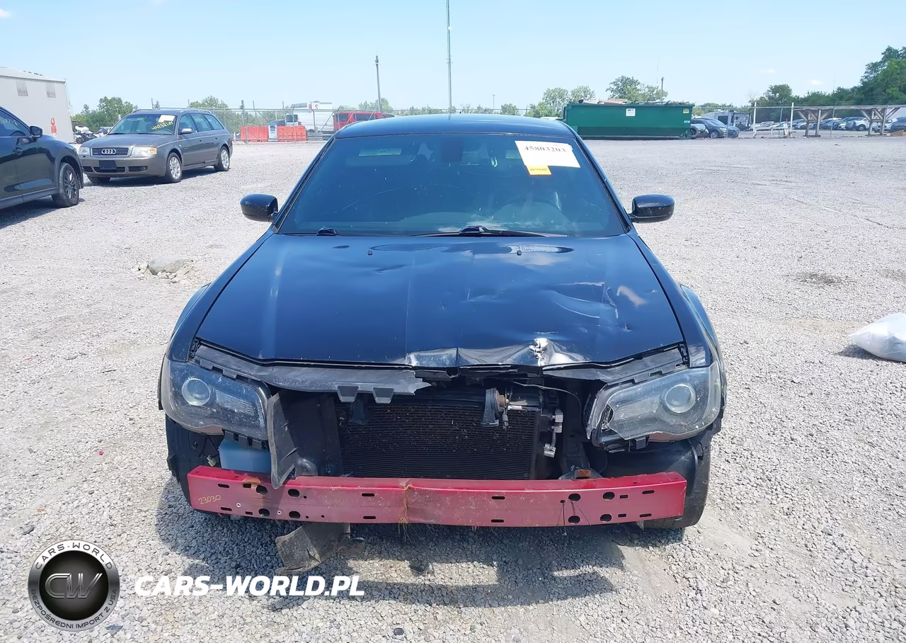 2019 Chrysler 300 VIN:2C3CCABG4KH585446 - 13
