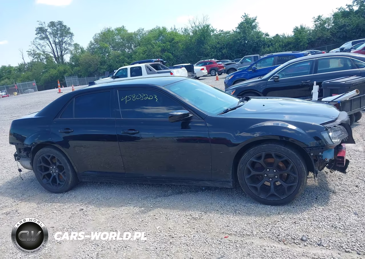 2019 Chrysler 300 VIN:2C3CCABG4KH585446 - 14